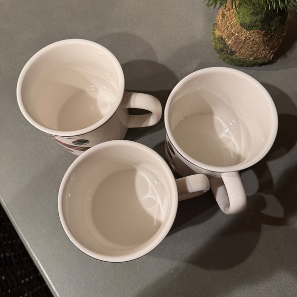 Pottery Barn Stewart Plaid Monogram Mugs (set of 3) - Picture 3 of 5